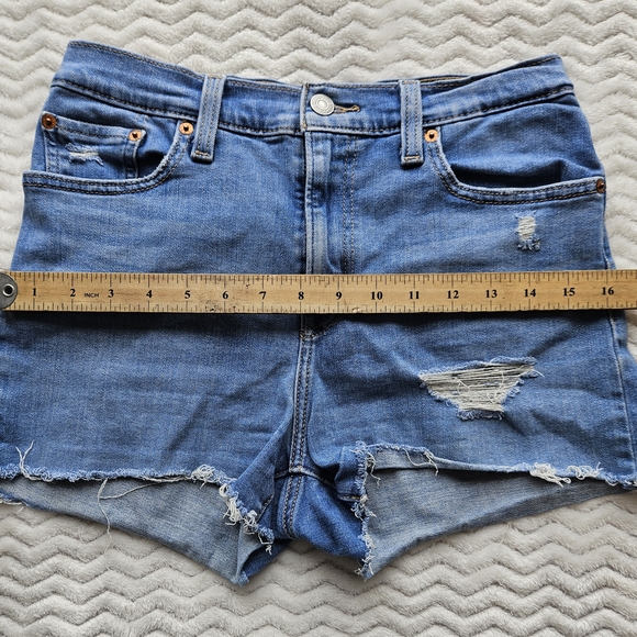 Levi's Classic Blue Jean Shorts - Picture 3 of 8